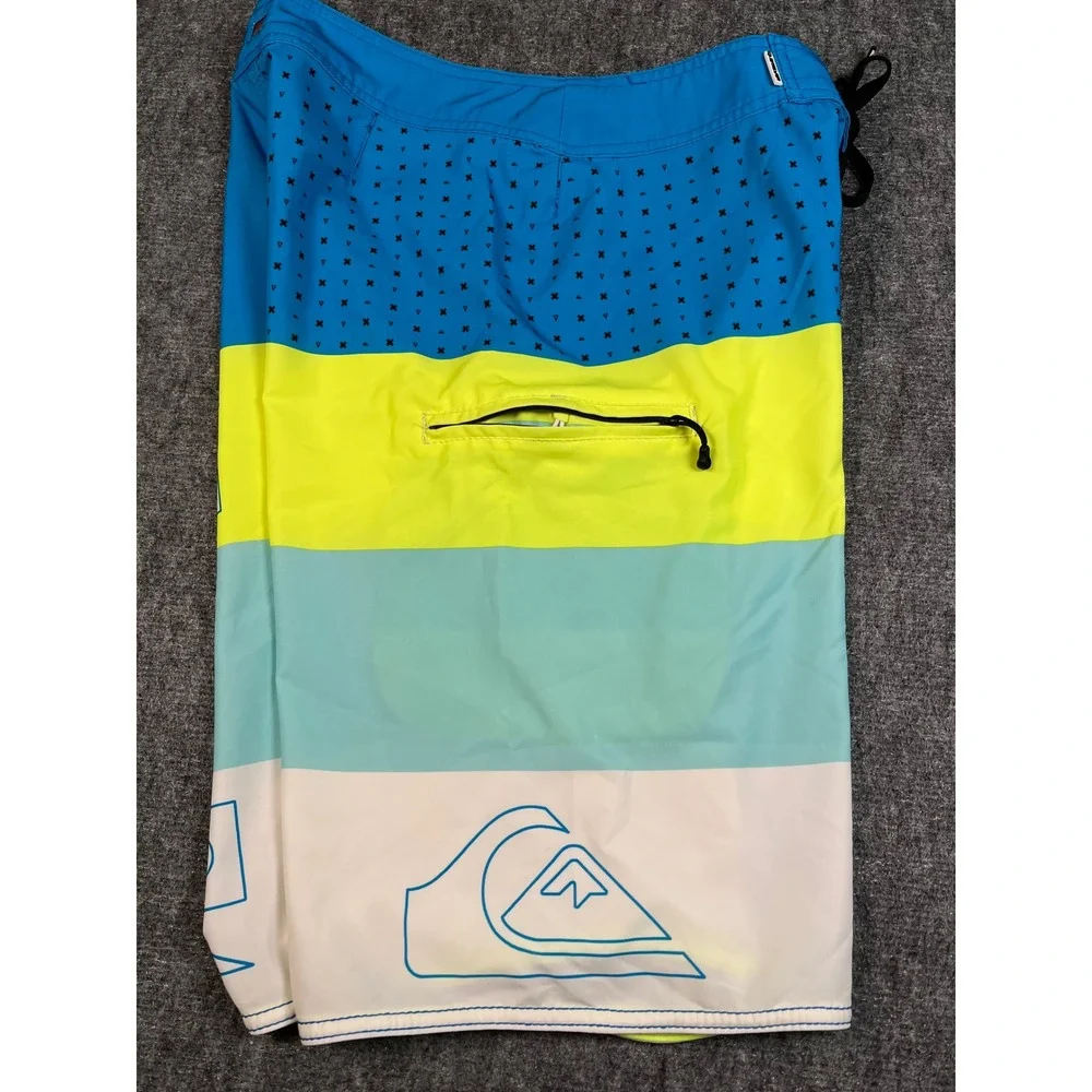 Quiksilver Board Shorts Mens Size 31 Swim‎ Trunks Colorful Striped Beach Surf